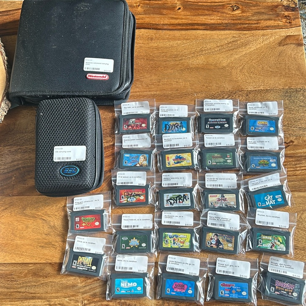 Nintendo games 22 and 2 vintage carrying cases